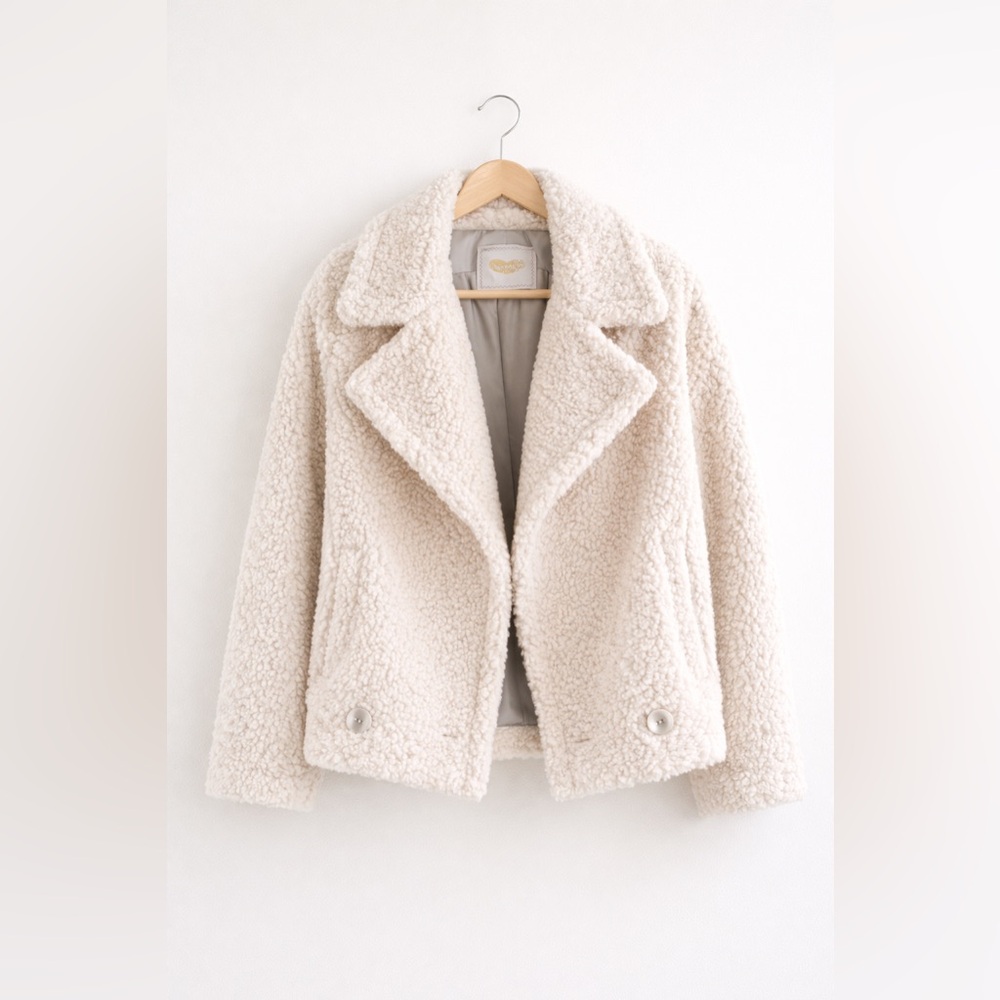 European Boutique NWT Sherpa Jacket size universal oversized - Picture 2 of 9